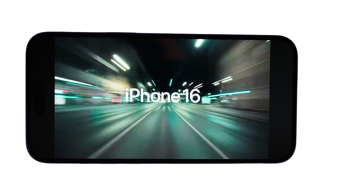 iPhone16 Plus　YouTube再生画面