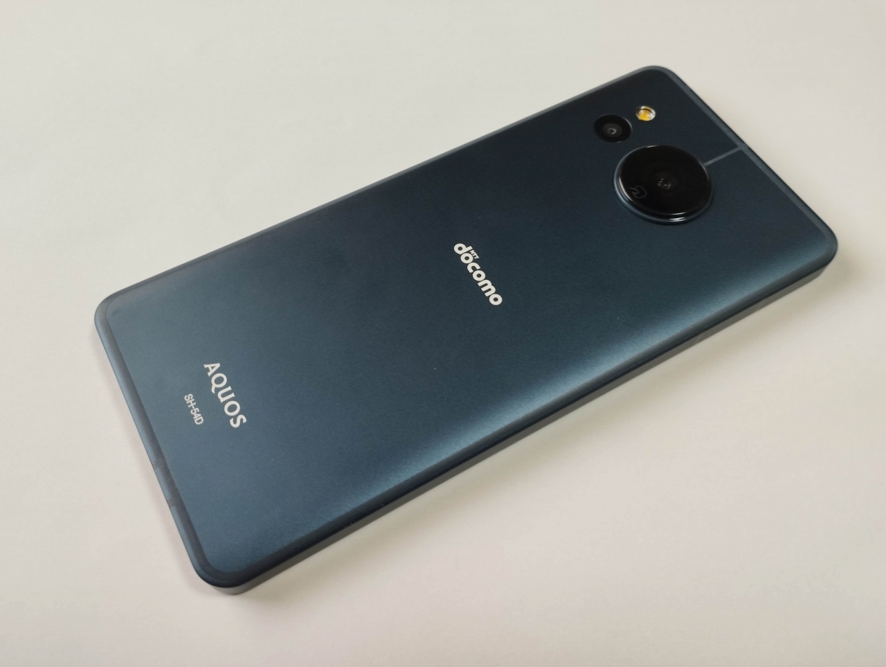 AQUOS sense8 外観4 裏面