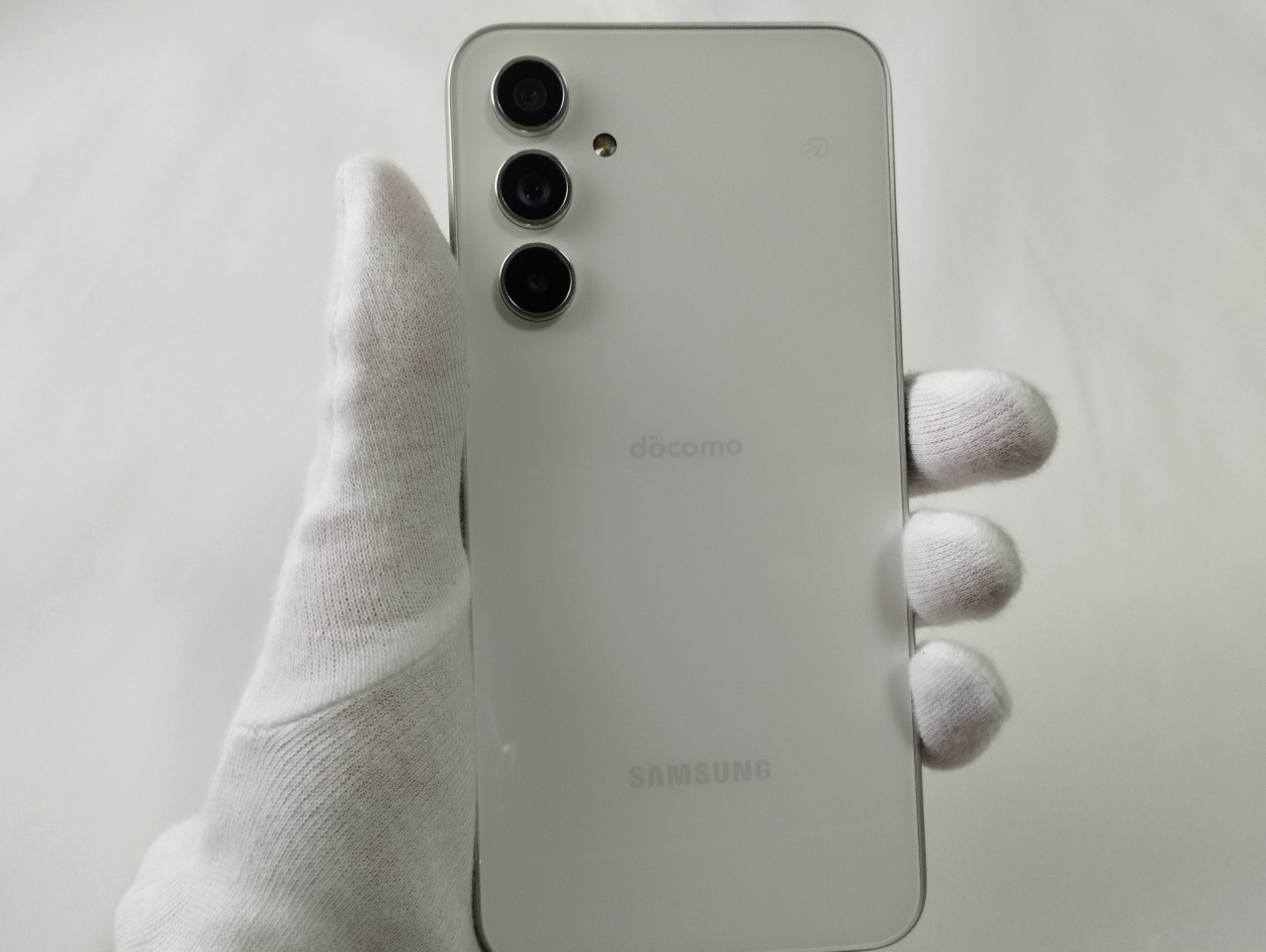 Galaxy A54 5G 実機画像　持ち手